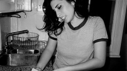 amywinehousequeen:amy winehouse (2002-2011)