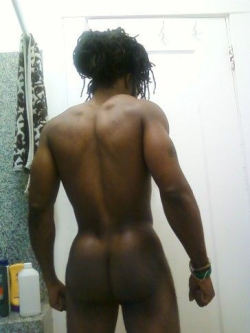 goodbussy:  I love a chocolate man with a fat ol ass. Reminds