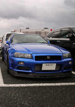 camber:  Nissan Skyline R34 GTR.