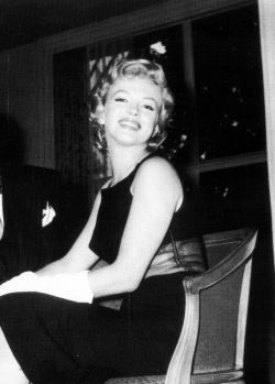 eternalmarilynmonroe:  Marilyn Monroe at a press conference in