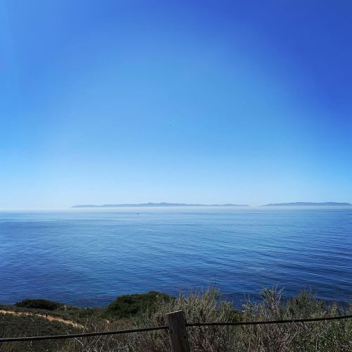 Walking trail at the edge of the Pacific Ocean in Rancho Palo