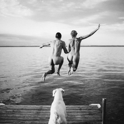 naturalswimmingspirit:  theaislereview[ F R I D A Y ] Jumping into the weekend like these 2 #honeymoongoals #theaislereview #love #honeymoon #marriedcouple #skinnydipping #somethingbigiscoming  Swim Nude