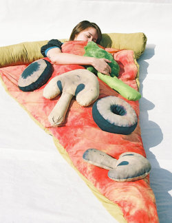 ladyinterior:  Pizza Sleeping Bag with Vegetable Pillows, Baked