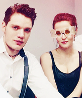 jilliansdragomir:  zoey deutch + dominic sherwood 