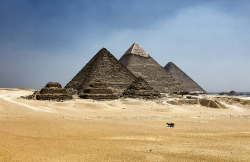 just-wanna-travel:  Giza, Egypt   Orion’s belt