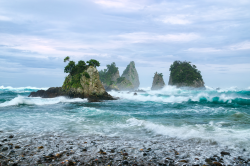 expressions-of-nature:  by Tommy TsutsuiThe Dancing Surf in
