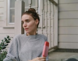 roondoggs:Rooney Mara and a popsicle on the set of A Ghost Story