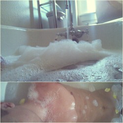 christian-loring:  🌻 Bath Time 🛀 