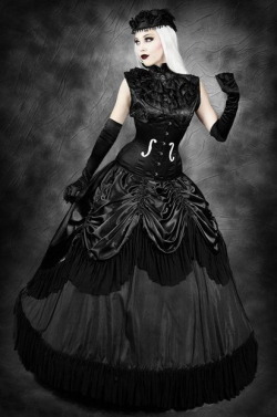 victorian-goth:  Victorian goth