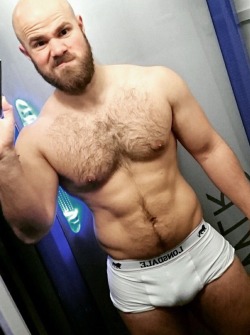 Follow my two hairy men blogs:http://sambrcln.tumblr.comhttp://hairysex.tumblr.com