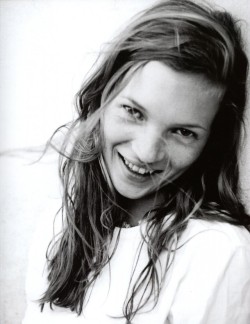 carangi:  Kate Moss by Francois Marie Banier    