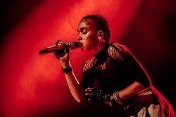 sincelost:  FKA Twigs performing at Fabrique in Milan, Italy