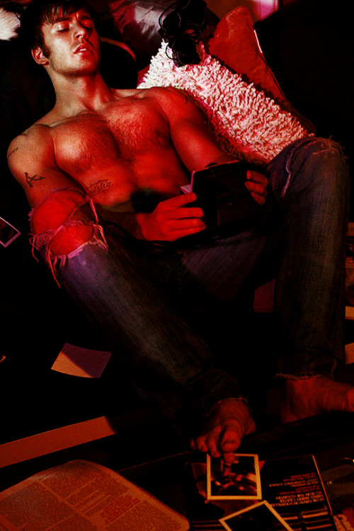rihannafentys:Chris Evans photographed for Flaunt Magazine, 2004