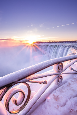 plasmatics-life:  Niagara Falls ~ By Adam Bender  dessa vez ninguém