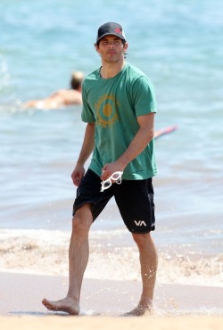 maledollmaker:James Marsden barefoot