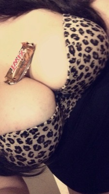 brown-nipples:  No brown in these pictures except for Twix. I