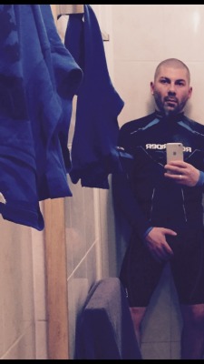 trainersandkits:  Selfie in changing room