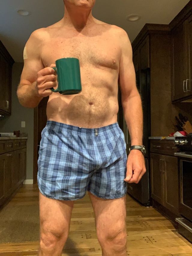 lovematurebulges:The best part of waking up is NOT what’s in