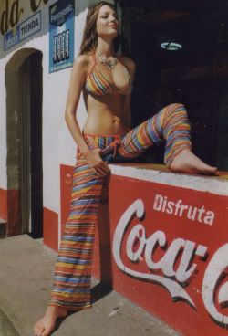 bestlivecamsites:  Enjoy coke, late 70’s - Best kinky foot