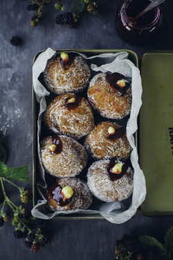 gastronomicgoodies:  Blackberry and Custard Doughnuts