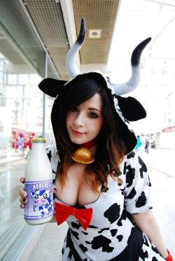 milkjunkie13:  lookspreg:  I’d be up for a little cosplay lactation.