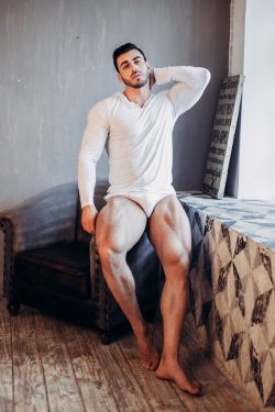 barber-butt:because-b:Stepan PereverzevCrush my head with those