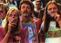 sixtiesdoitbetter:    Paul and Linda McCartney with David Gilmour