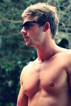 beautifulsexymens:  Nic Pletts