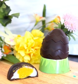 foodffs:  Allergy Friendly Cream Eggs are the newest recipe from Creativity