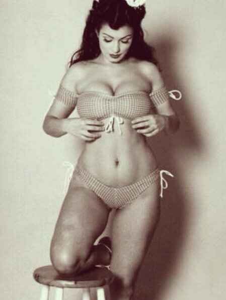 PAWG  The best PAWGs at http://pawg-whooty.tumblr.com/  Old Skool sexy. (Before the eating disorder models became a fad)