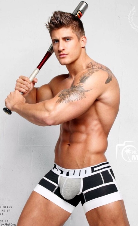 imrockhard4u:  Hunk for rent ðŸ˜http://imrockhard4u.tumblr.com