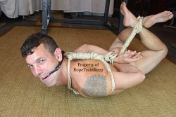 ropetrainkeep:  Now this is how I take a  photo of a guy with