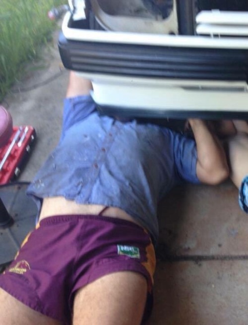 tradieboots:  I wonder if he could check under my car. 