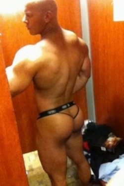 bbpitcher:  What a Azz should look like 