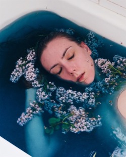 brookelynne: lilacs | self-portraits •✧{ more here }✧•