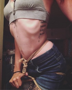 tiedandtwisted420: Quick single rope tie ➰ Pretty & functional