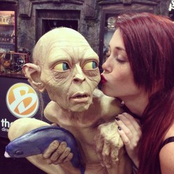 chadsuicide:  Giving my adopted son a little smooch! #thehobbit