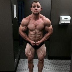 19-year-old Lucas Gladish 19 days out from Teen and Collegiate