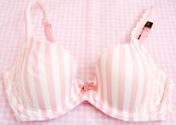 succubxbe: ♡ VS Bra’s are so pretty, not to mention super