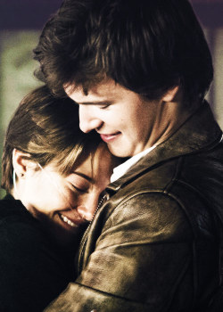 its-anselelgort:  New ‘The Fault In Our Stars’ Still. 