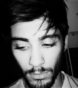 eroticaremix1:  @niazkilam: Beard getting long :) 
