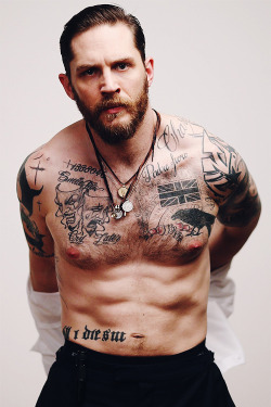 voxamberlynn:  breannamichellexo:  tomhardvs-blog: Tom Hardy