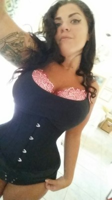 queen-of-outer-space:  Corset pictures because I’m bored