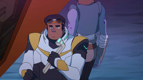 keithkogayne:  y'all hunk was literally contemplating beatin rolo with that thing