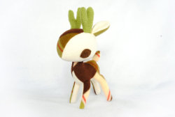 monochromenoir:  Plush Deer by pookatdinocrafts on etsy. Do not