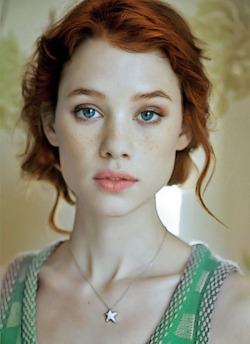 kewl-chicks:  Astrid Berges-Frisbey — French-Spanish actress