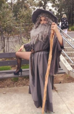 steveinaspeedo:  Last-minute costume idea: sexy Gandalf. 