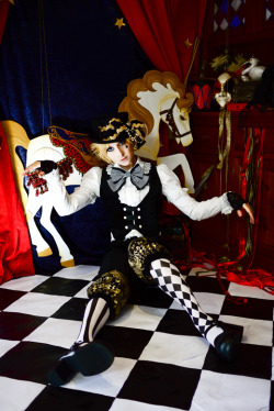 zimiel:  Full Puppet Circus shoot now up~! >HERE< 