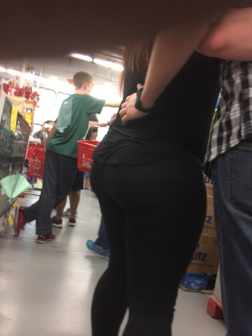 bubblebuttcreepin:Bubble butt plump pawg