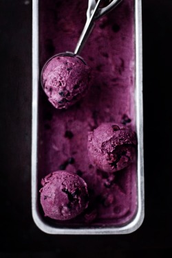 r2–d2:  Berry cheesecake ice-cream by (Call me cupcake)